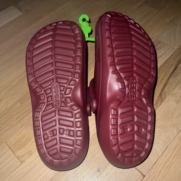 Crocs Classic Lined Clog in Maroon - Picture 7 of 11